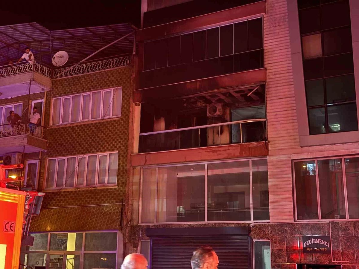 Yangına uykularında yakalandılar: 5 kişi dumandan etkilendi