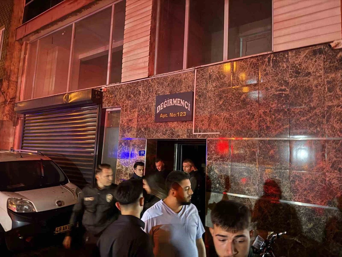 Yangına uykularında yakalandılar: 5 kişi dumandan etkilendi