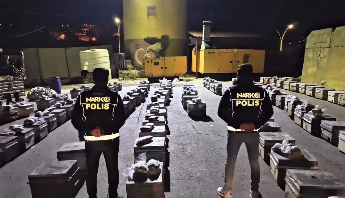 Yüksekova’da ballı uyuşturucu operasyonu: Kovanlardan 91 kilo uyuşturucu madde çıktı