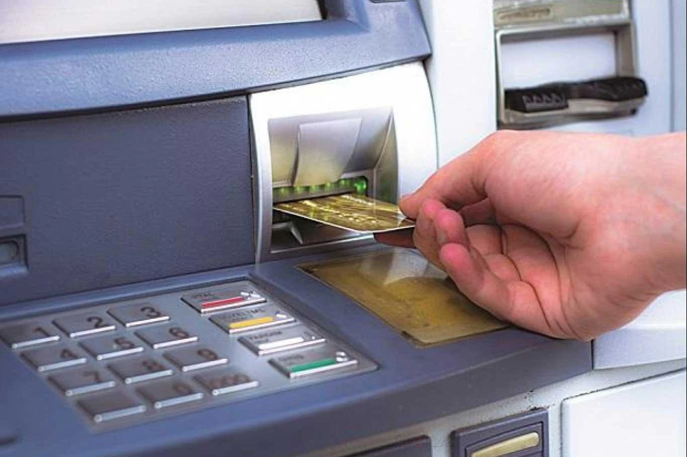 Afyonkarahisar’da ATM’ye Kart Kopyalama Aparatı Yerleştiren Kişi Gözaltına Alındı
