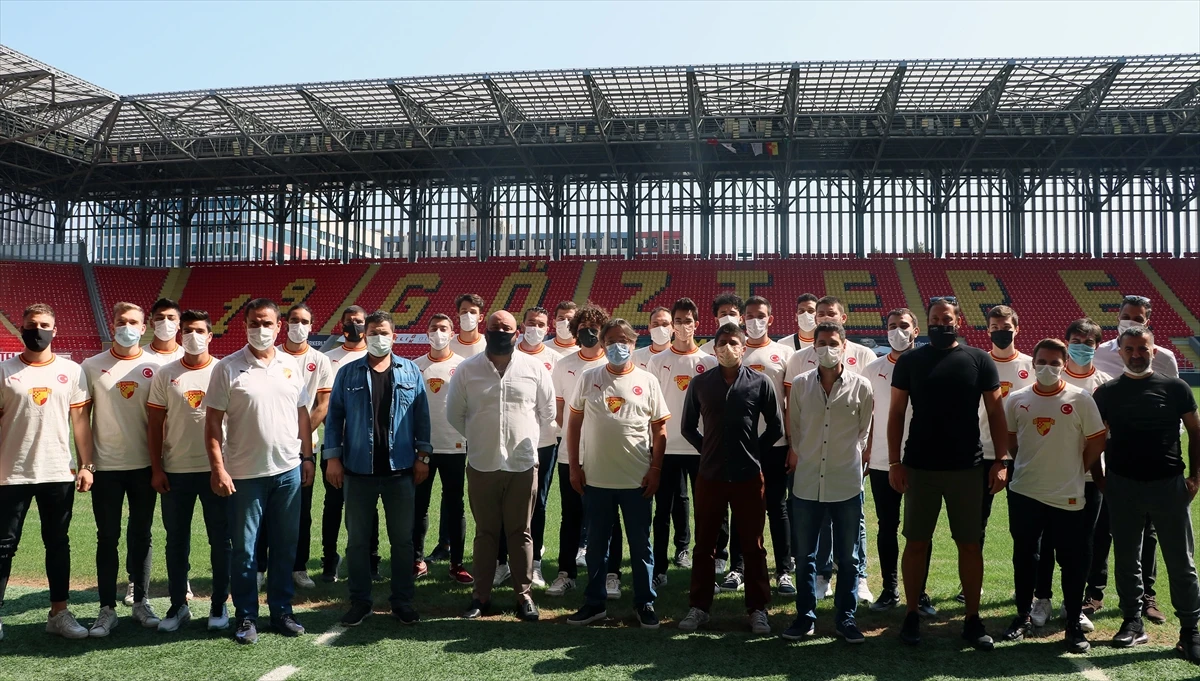 Göztepe Hentbol Takımı Tanıtıldı