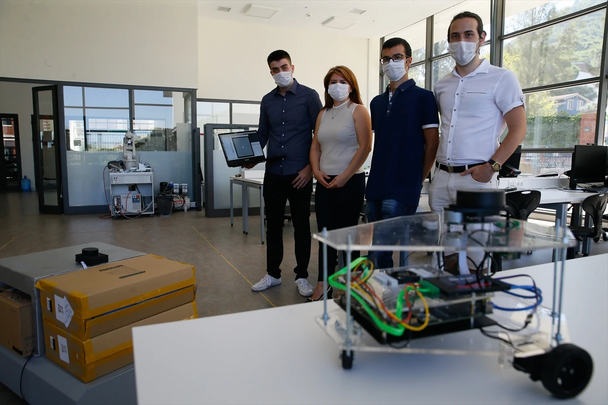 İEÜ’de Kendi Rotasını Belirleyen Otonom Robot Geliştirildi