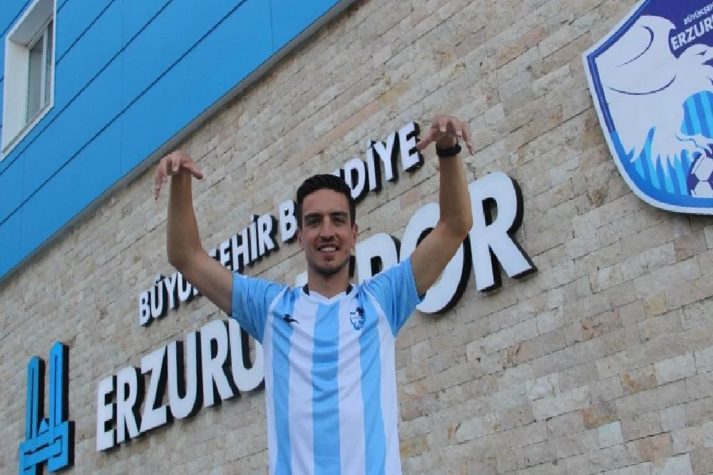BB Erzurumspor Leo Schwechlen’i Kadrosuna Kattı