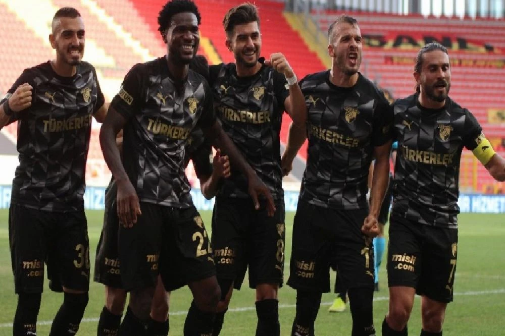 Göztepe, Transfer Sezonunu 11 Yeni Futbolcuyla Kapattı