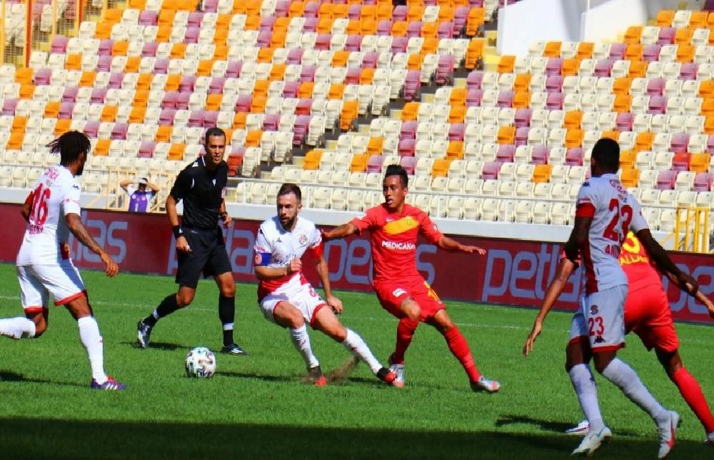 Süper Lig: Yeni Malatyaspor: 1 – Antalyaspor: 0 (İlk Yarı)