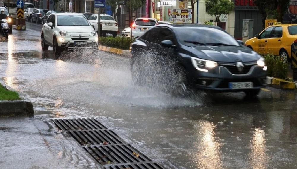 Aydın’a Kuvvetli Yağış ve Fırtına Uyarısı