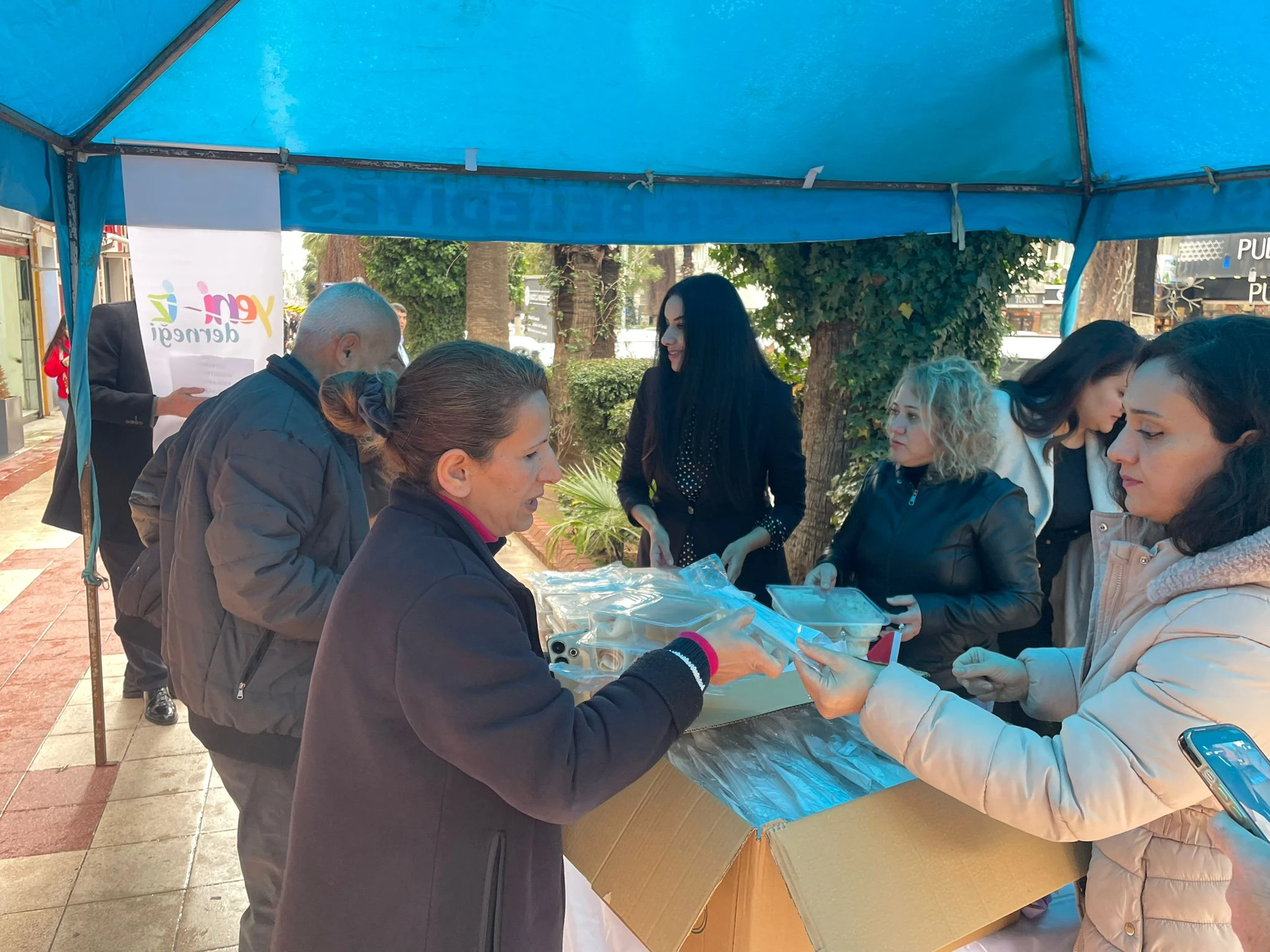 6 Şubat Şehitleri için Aydın’da Anlamlı Hayır: 500 Kişiye Yemek İkramı