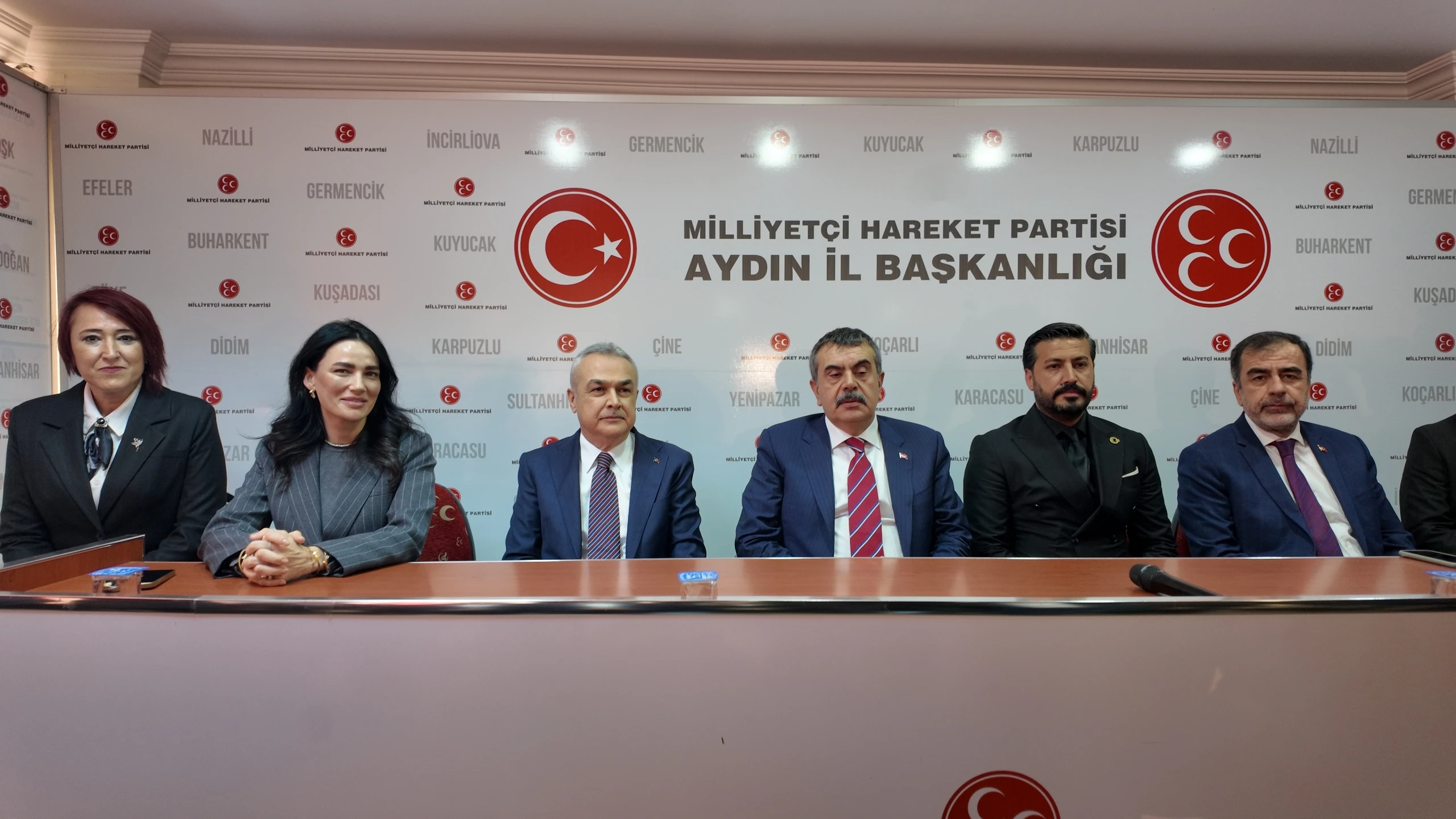 Bakan Yusuf Tekin MHP Aydın İl Başkanlığı’nı Ziyaret Etti