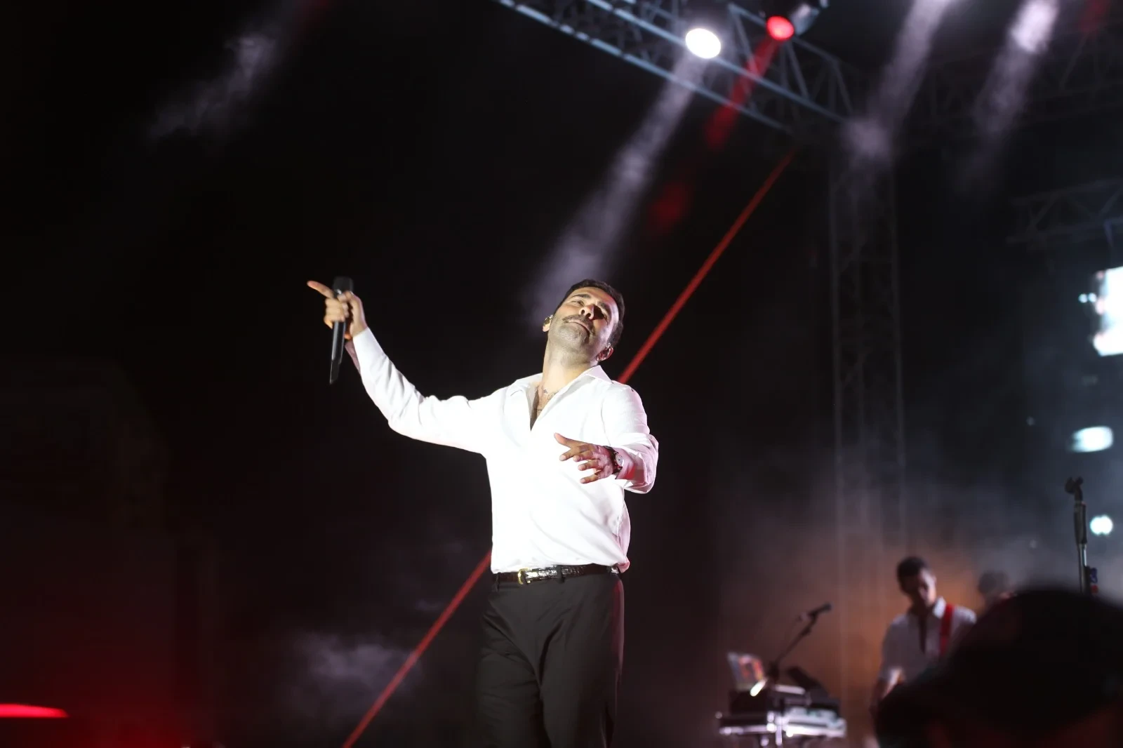 Aydın’da 30 Ağustos Coşkusu Mert Demir Konseriyle Taçlandı