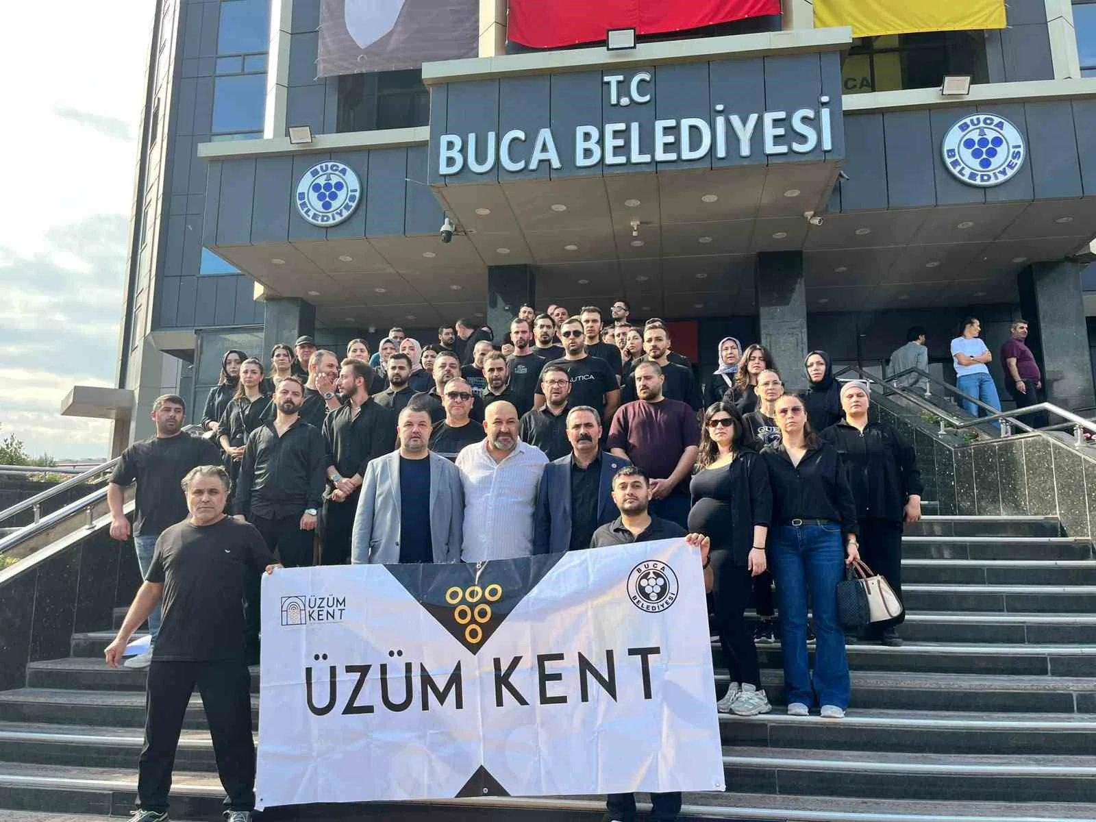 Buca Belediyesinin 7 Aydır Maaş Ödemediği Çalışanlar: "Çaresiz Durumdayız"
