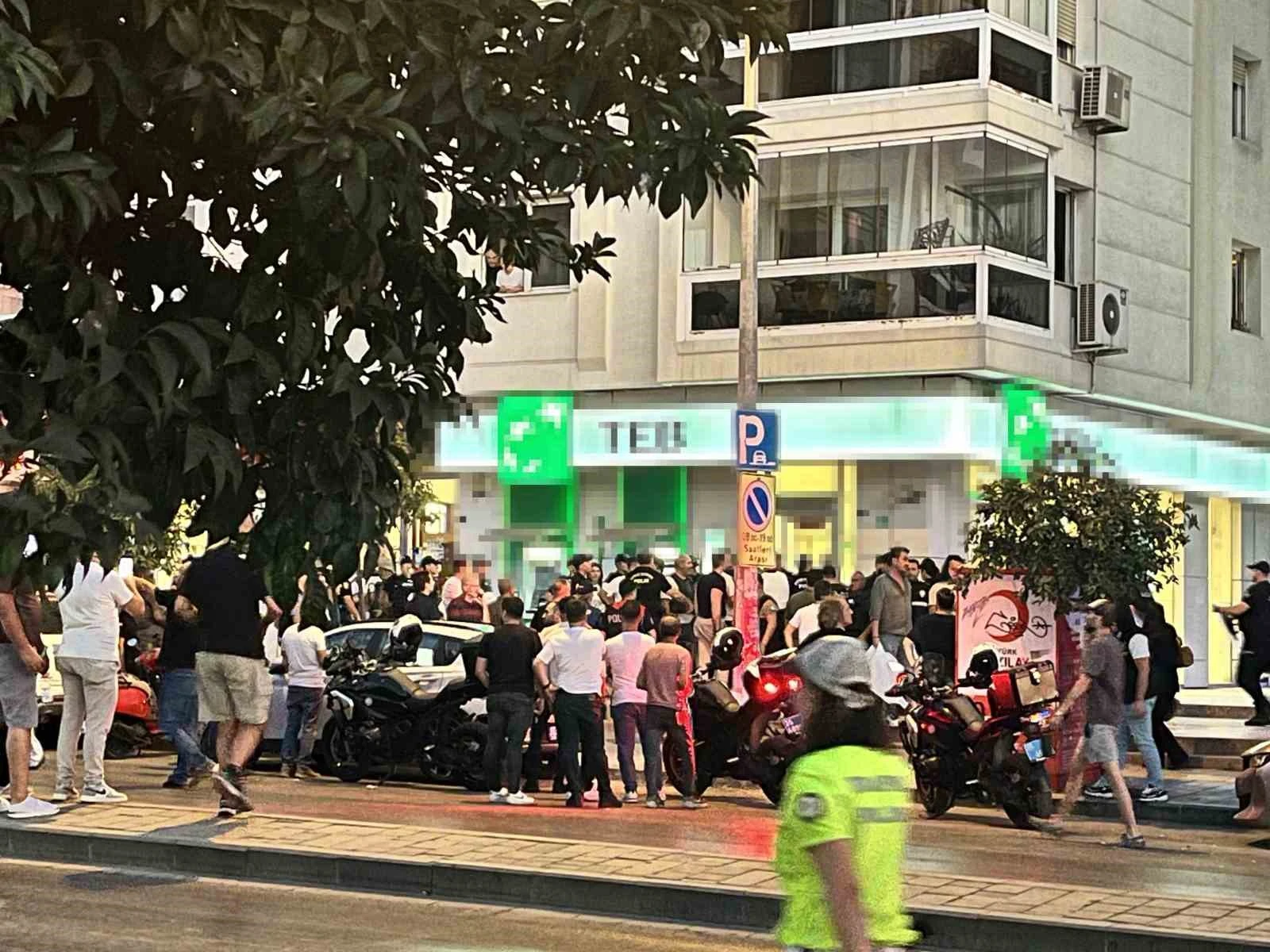 İzmir’de Bankadaki Rehine Krizinde 5 Çalışan Kurtarıldı, Şüpheli Gözaltında