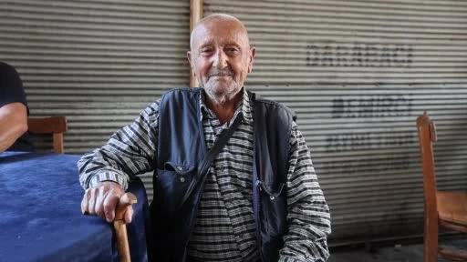 Kozan'da 86 Yaşındaki Bayram Ersin Her Gün Yaklaşık 8 Kilometre Yürüyor