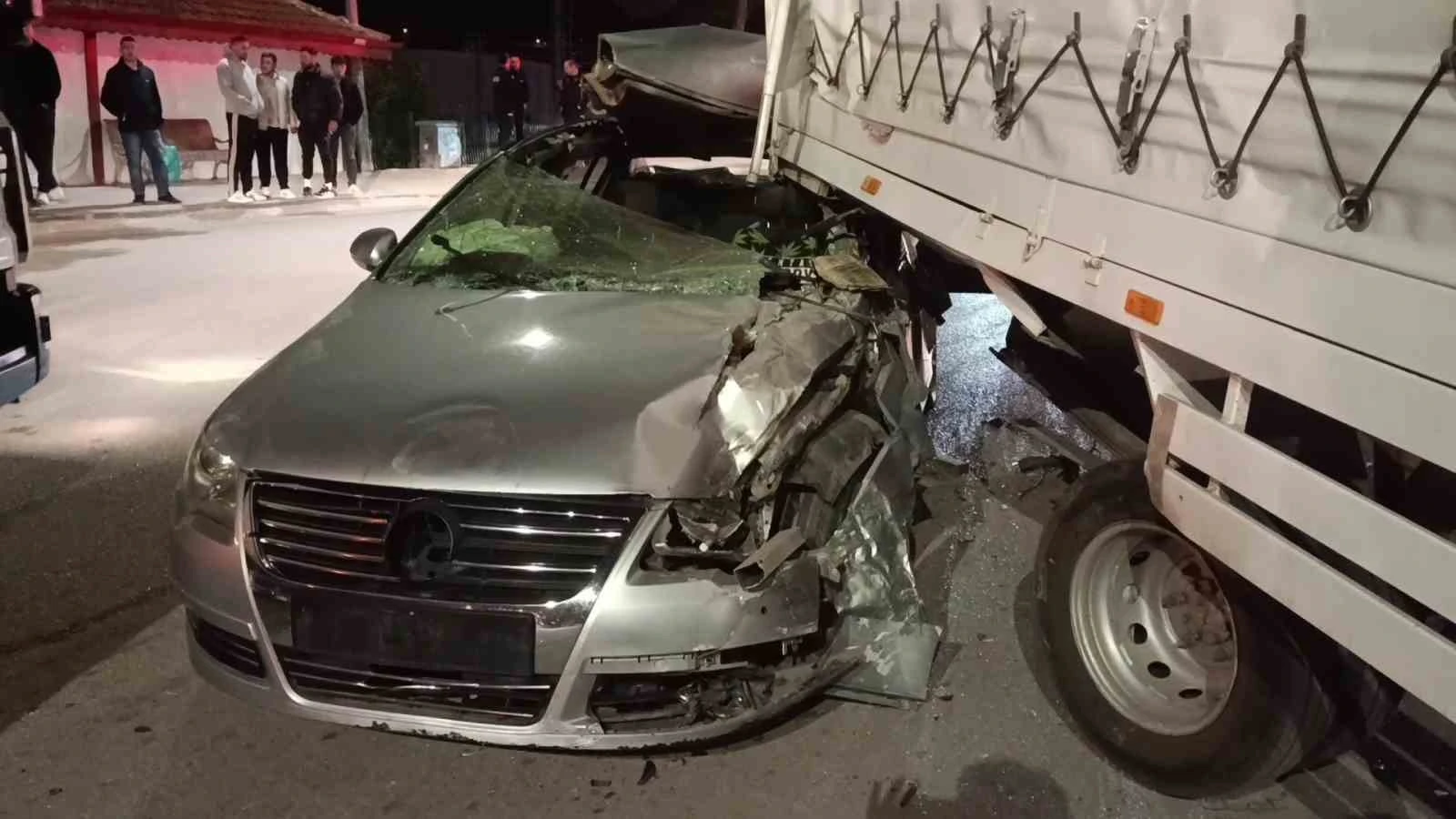 Amasya Hızırpaşa'da Kontrolden Çıkan Otomobil Kamyonete Çarptı, 1 Yaralı