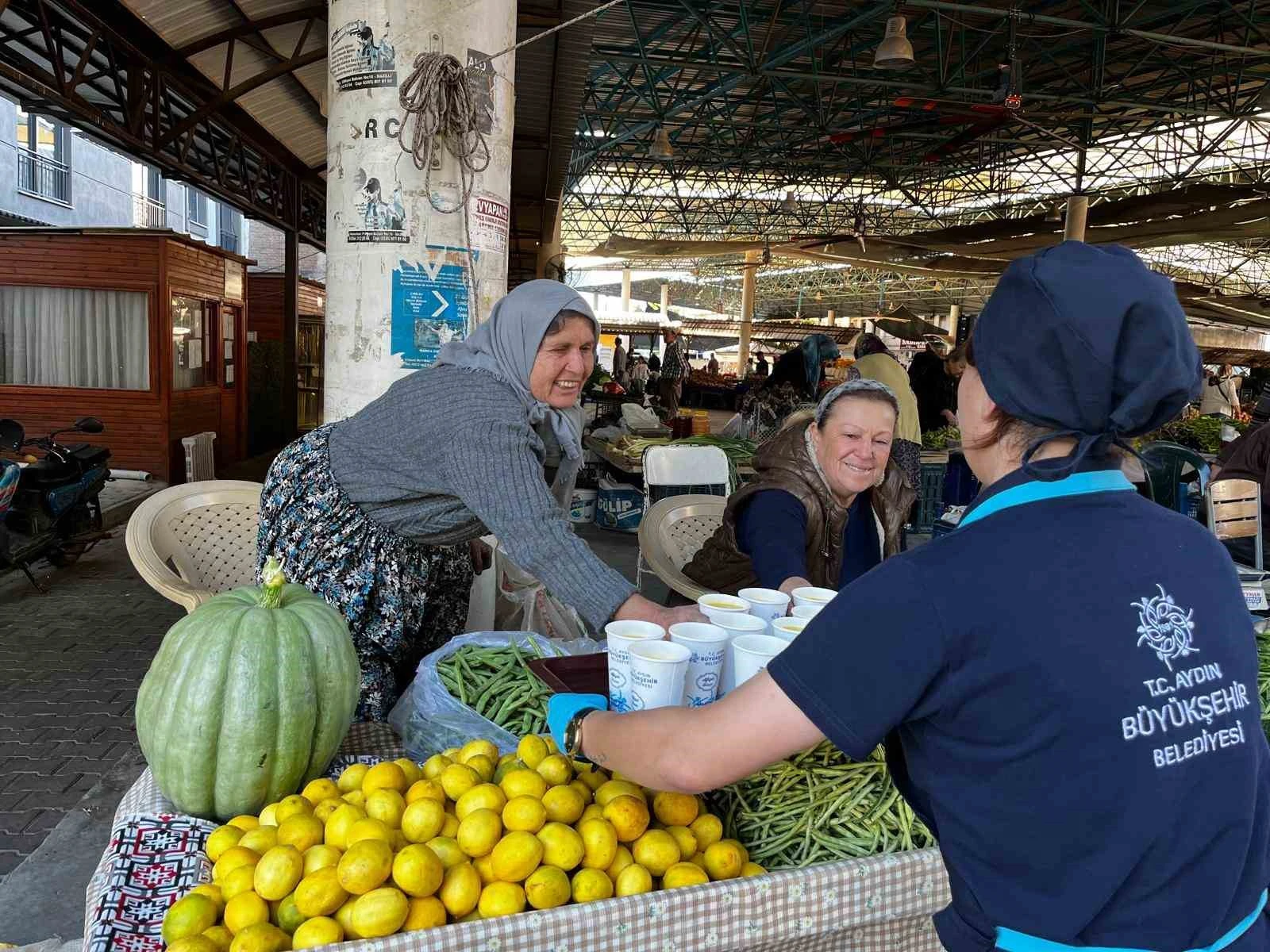Aydın’da pazar yerlerinde sıcak çorba ikramı başladı