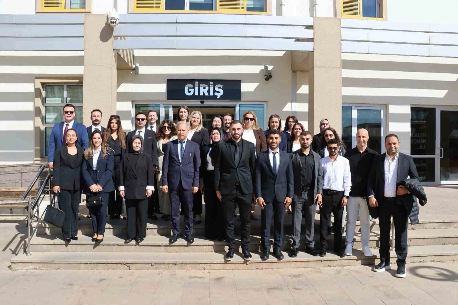Aydın'da sözleşmeli personel yemin ederek memur kadrosuna atandı