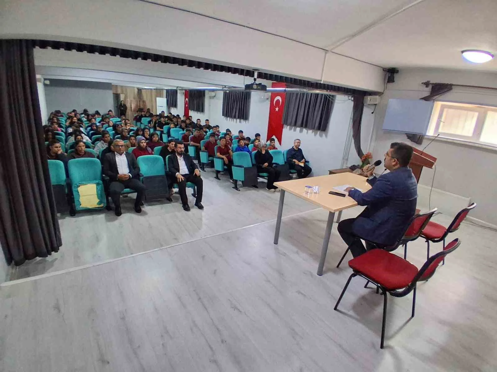 Bozdoğan’da öğrencilere camilerin toplumsal hayattaki önemi anlatıldı