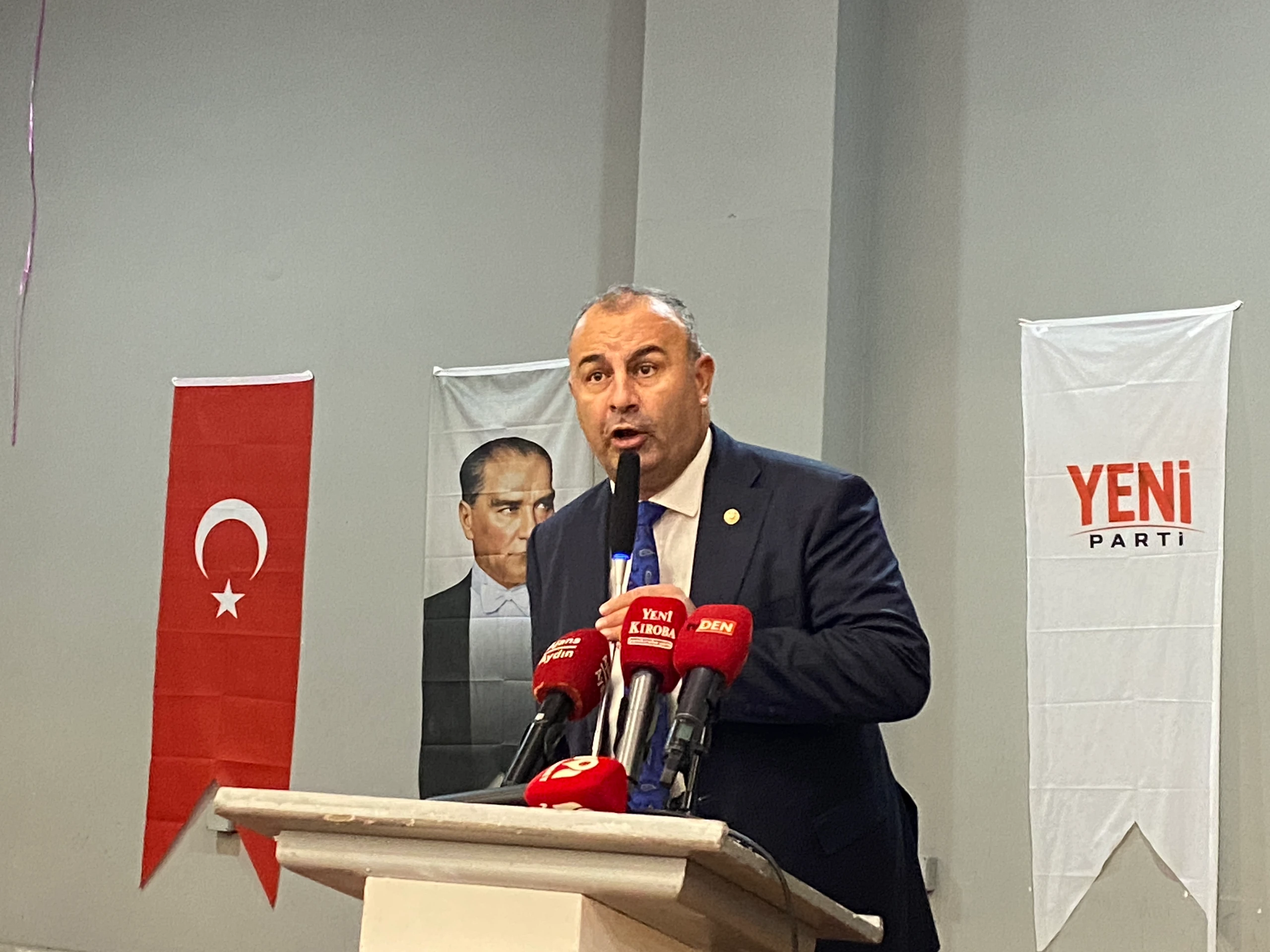 Ednan Arslan'dan Aydın İl Kongresinde Çarpıcı Sözler:” Erdoğan Tabi ki Hazmedemez.”