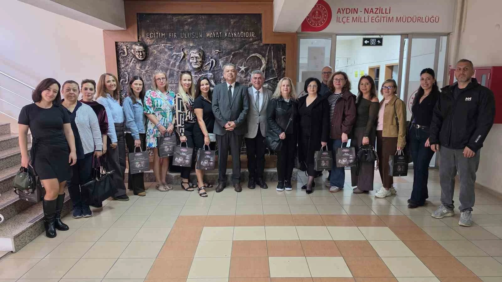 Erasmus+ ortağı öğretmenler İlçe Milli Eğitim Müdürü Güner'i ziyaret etti