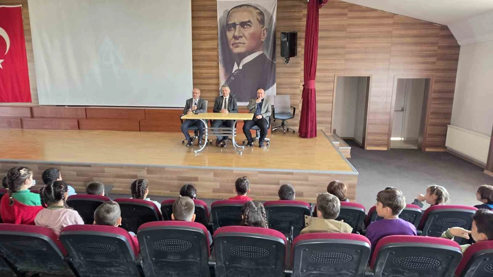 Erdinç Güner, Nazilli’de ilkokul öğrencilerinin dilek ve önerilerini dinledi
