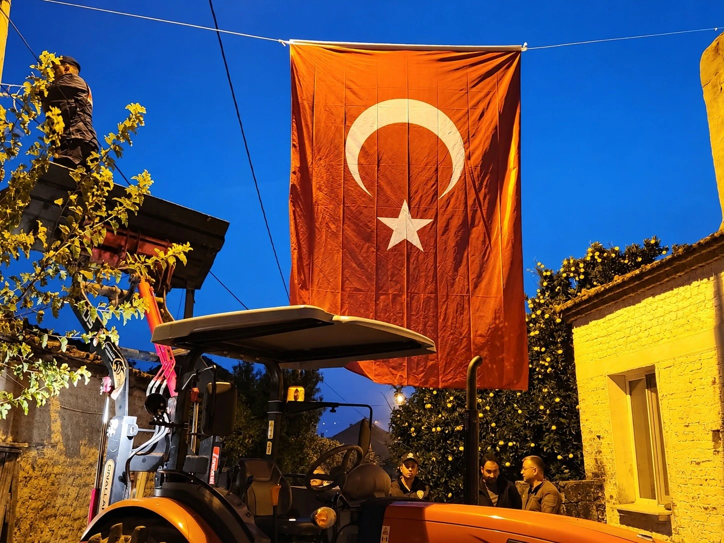 Hakkari'de şehit olan Aydınlı er Yusuf Sait Ünlü'nün ailesine acı haber verildi