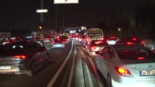 İstanbul'da Akşam İş Çıkışında Trafik Yoğunluğu Yüzde 87'e Ulaştı