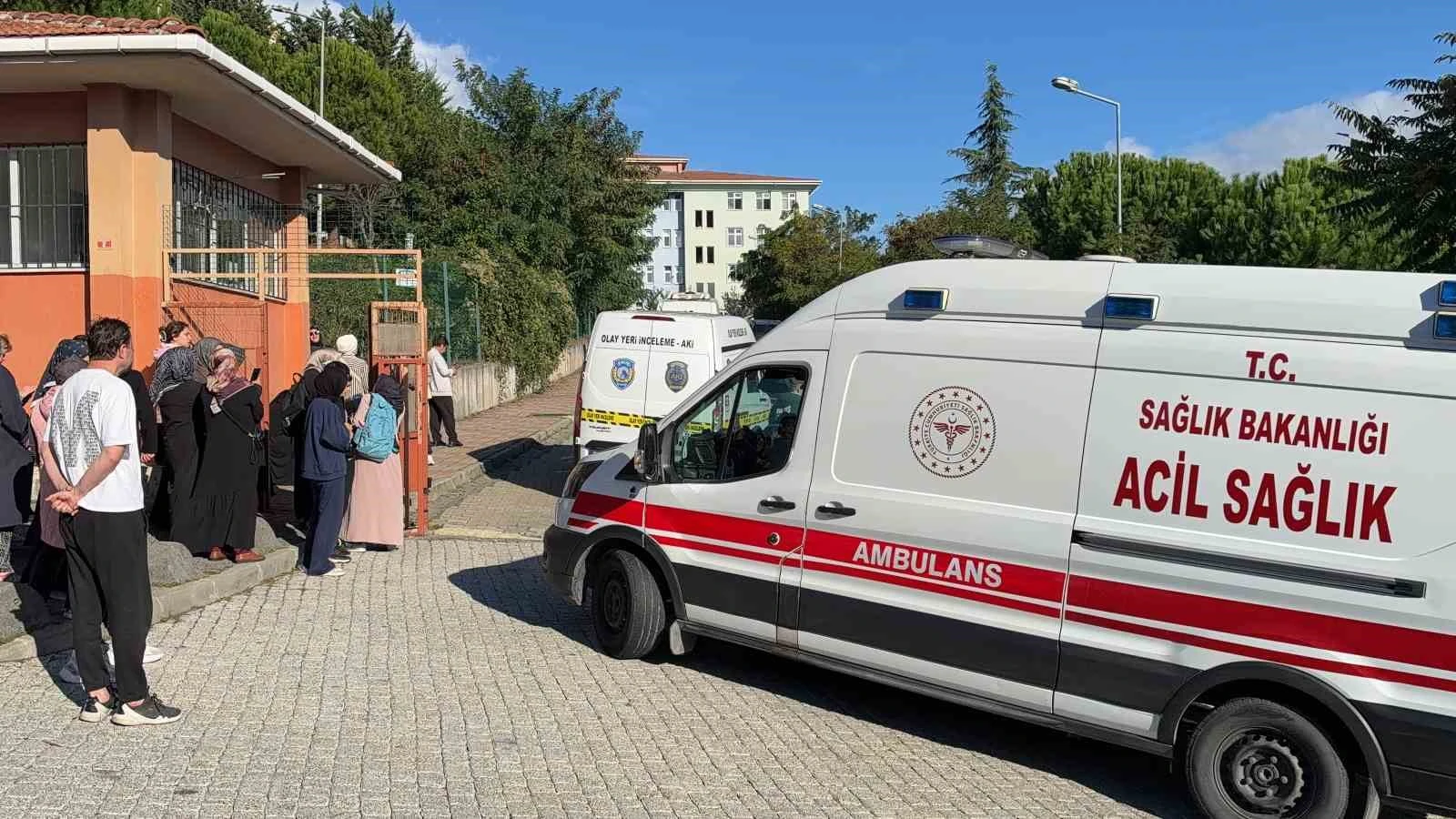 İstanbul Valiliği: "Başakşehir’deki ortaokulda öğrenciler arasında çıkan kavgada 5 öğrenci yaralandı"