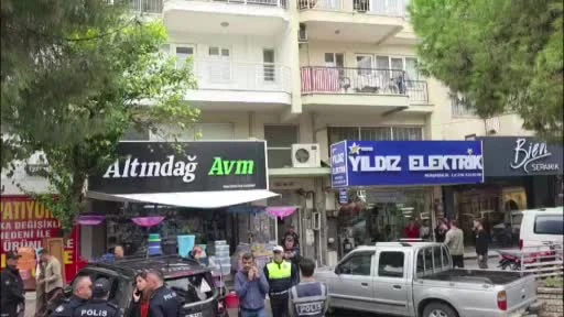 Kız arkadaşını silahla vuran 24 yaşındaki zanlı gözaltına alındı videosu