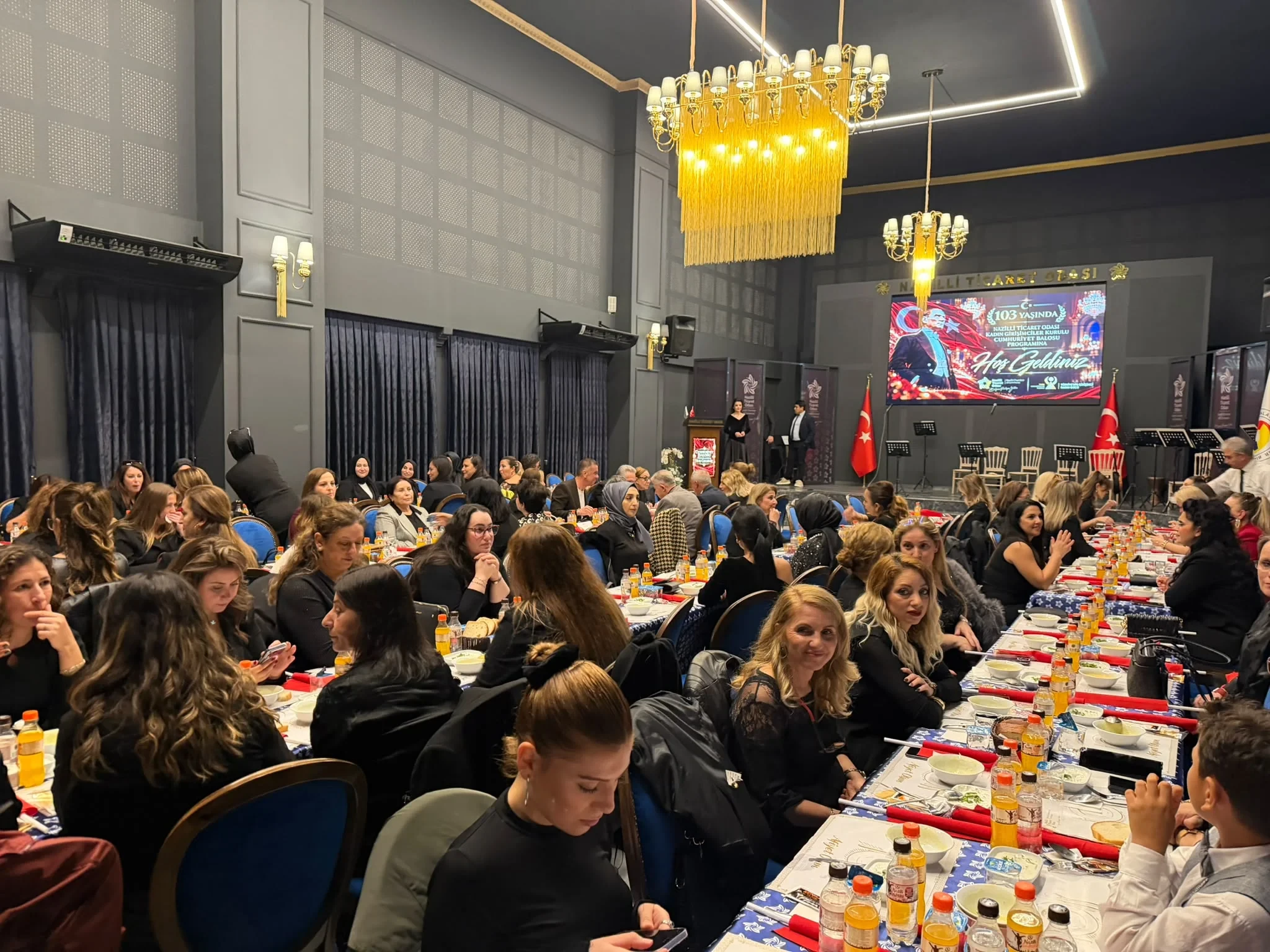 Nazilli'de Kadın Girişimciler Cumhuriyet Balosu'nda Buluştu