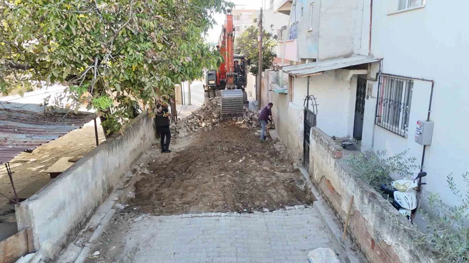 Nazilli Yeşil Mahalle’de yol yenileme çalışmaları başladı