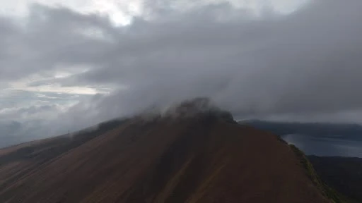 Tatvan'da Nemrut Kalderası Milli Parkı Dronla Bulut Gösterisi