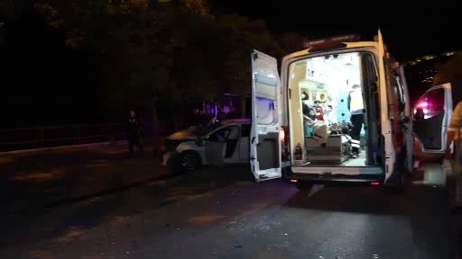 Ürgüp'te Yarış İddiası: Kavşakta Kaza—3 Otomobil Çarpıştı, 6 Yaralı