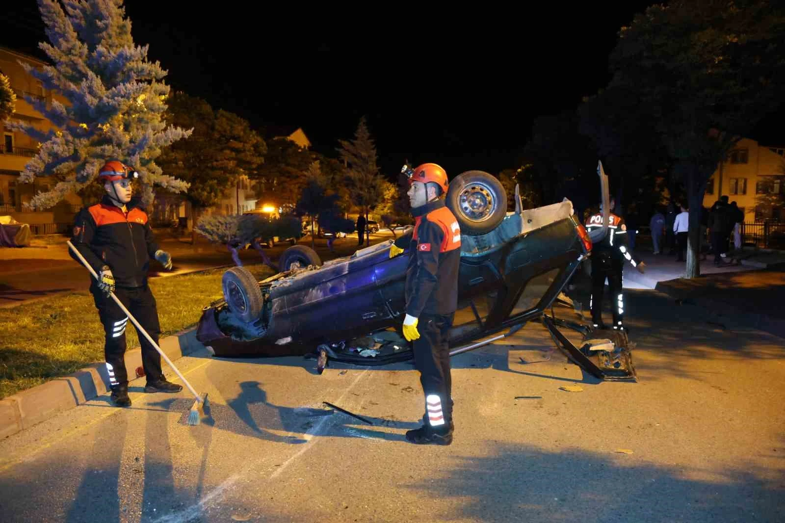 Ürgüp'te Yarış İddiası: Kavşakta Kaza—3 Otomobil Çarpıştı, 6 Yaralı
