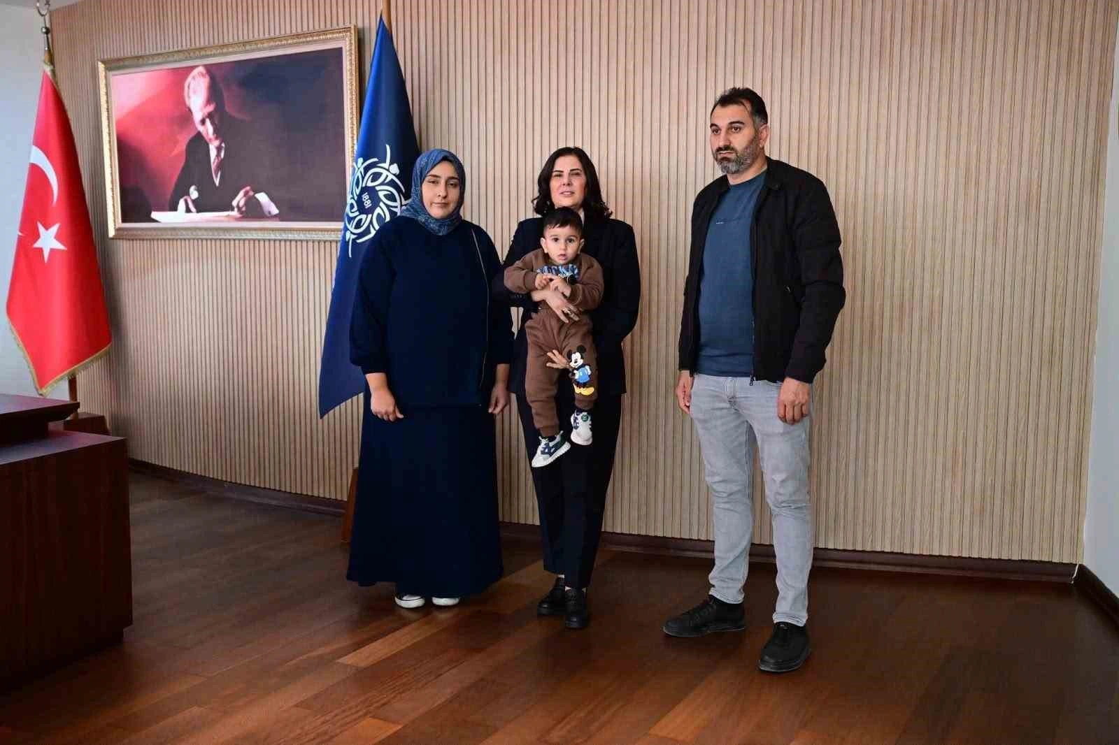 Özlem Çerçioğlu, DMD hastası Muhammed Serhat Savaş için destek çağrısı yaptı