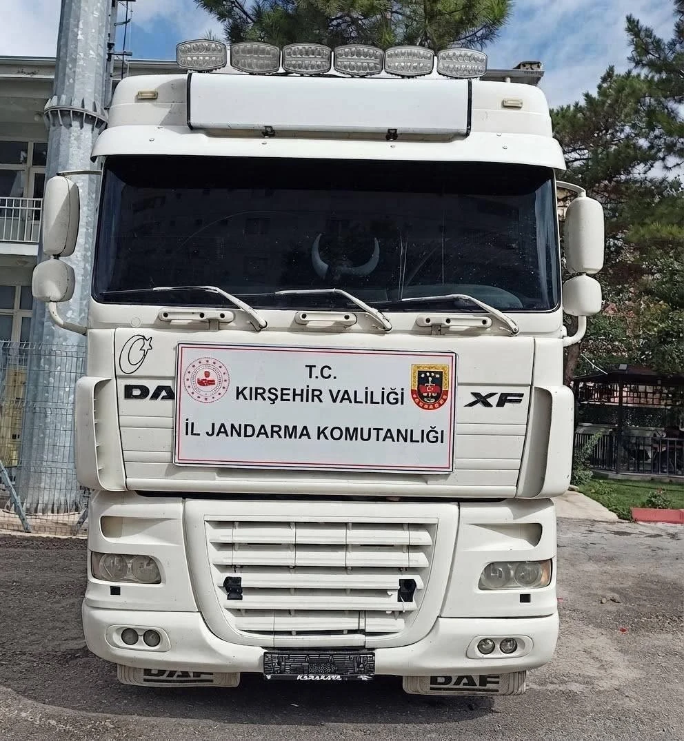 Kırşehir'de Şasesi Kesilen Tır Şok Yol Kontrolünde Yakalandı
