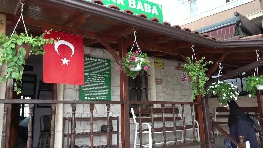 Erenler'de Sakar Baba Türbesi, Sakarya'nın Adını Verdiği Rivayetiyle İlgi Çekiyor