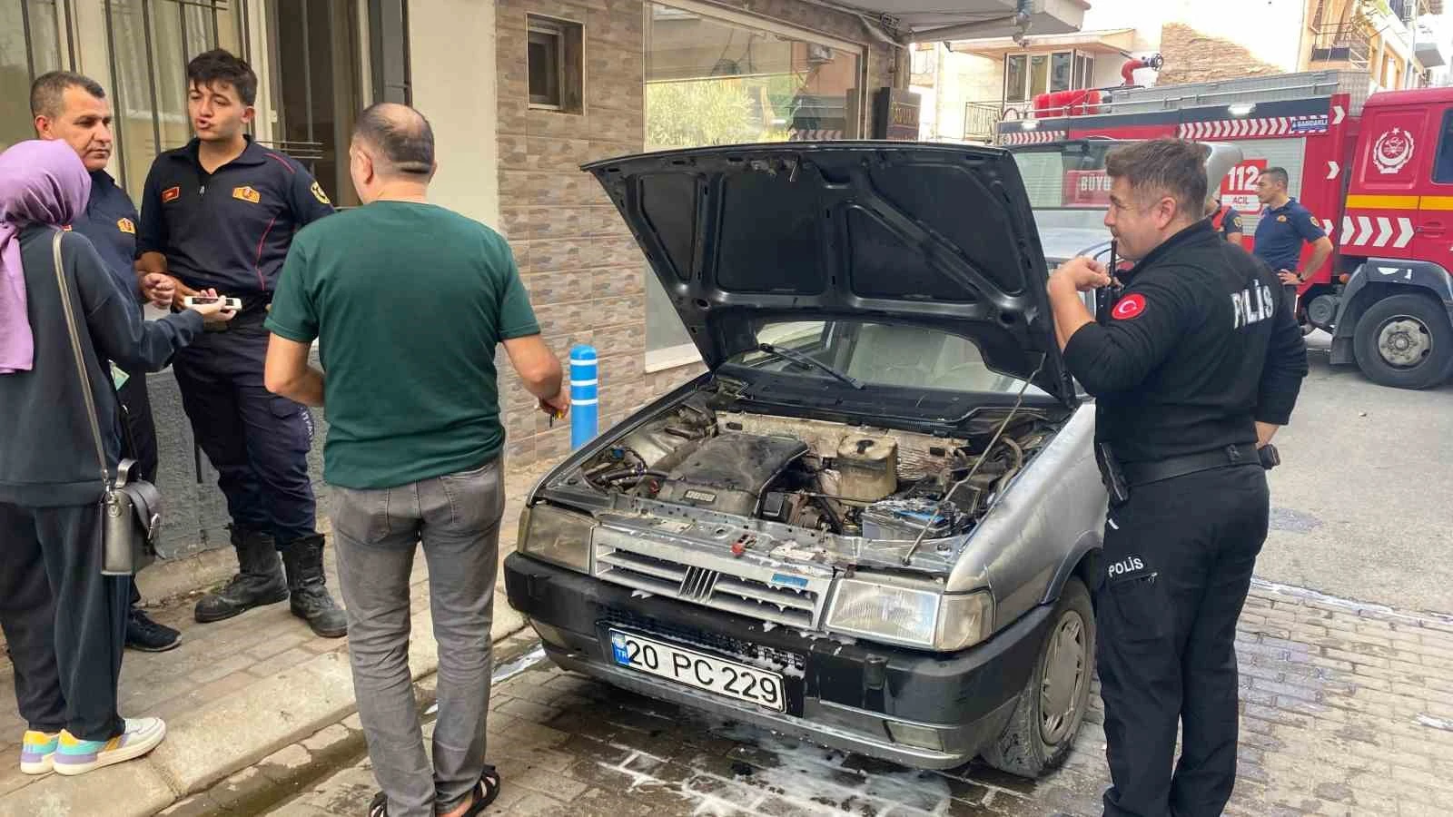 Seyir halindeki otomobilde çıkan yangın paniğe neden oldu