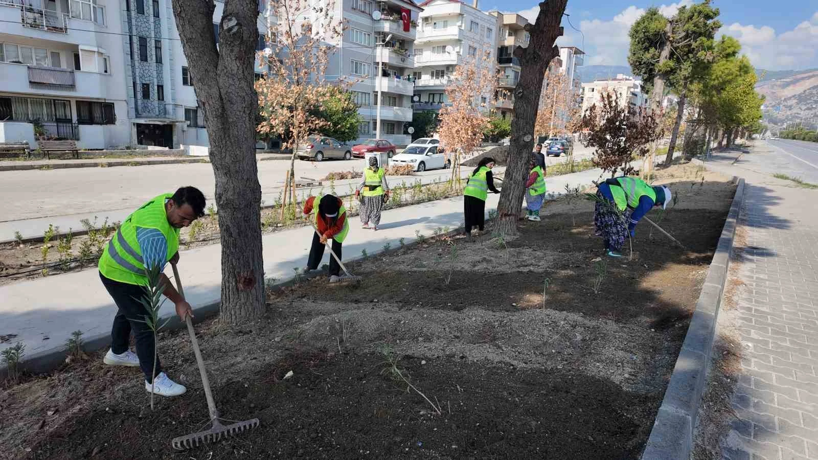 Söke Belediyesi dört bölgede parke ve bisiklet yolu çalışmalarını sürdürüyor