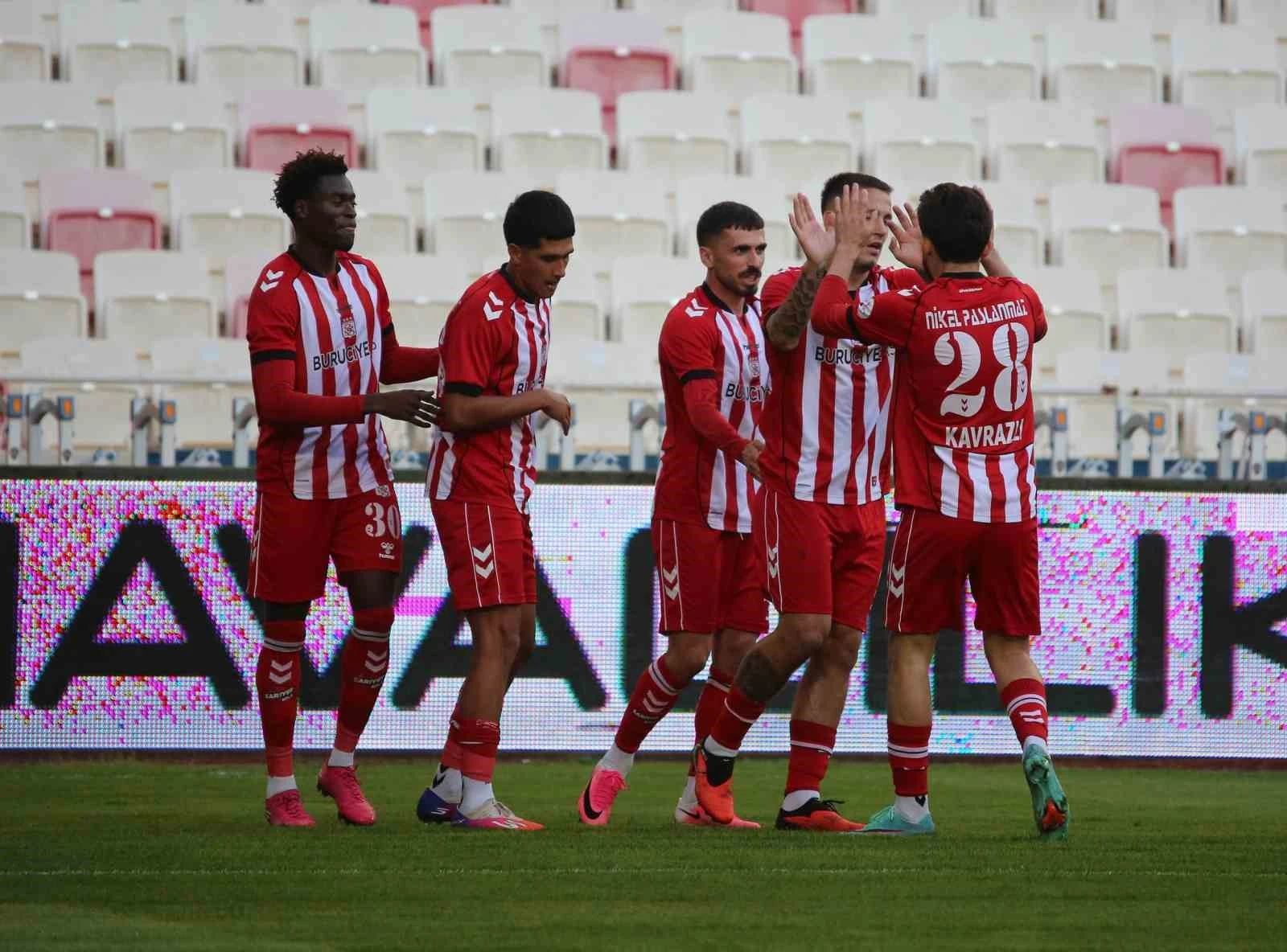Trendyol 1. Lig: Sivasspor: 4 - Pendikspor: 1