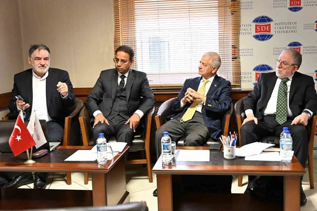 Pakistan Büyükelçiliği Ankara'da İşgalin 79. Yılında Keşmir Paneli Düzenledi