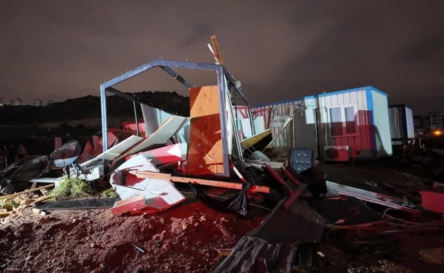 Antalya'da Hortum Faciası: 4 İşçi Hayatını Kaybetti