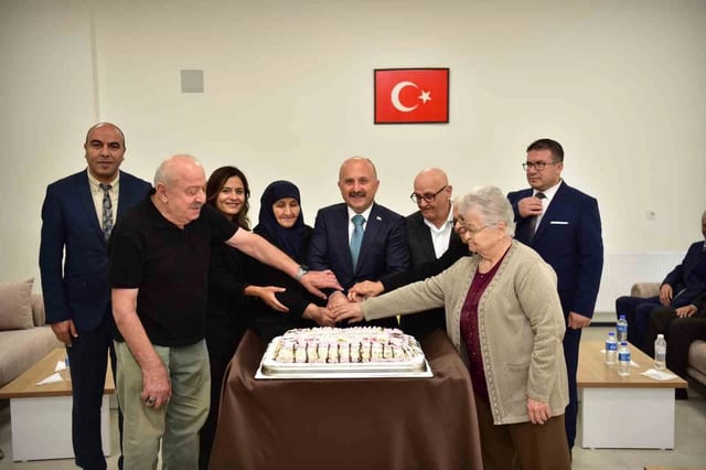Aydın Valisi Dr. Osman Varol 1 Ekim'de Huzurevi Sakinlerini Ziyaret Etti