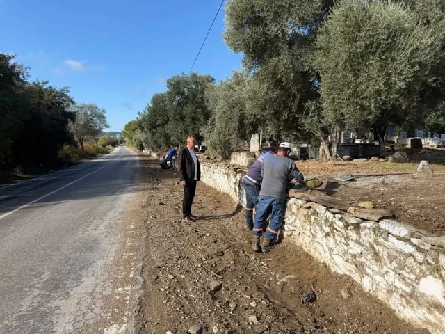 Başkan Malik Ercan Mezarlık Duvarlarında Bakım ve Onarım Çalışmalarını İnceledi