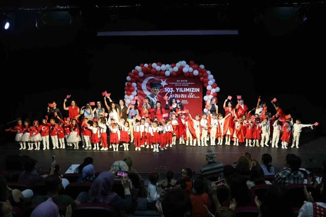 Didim'de Minikler Cumhuriyet'in 103. Yılını DİGEM'de Coşkuyla Kutladı