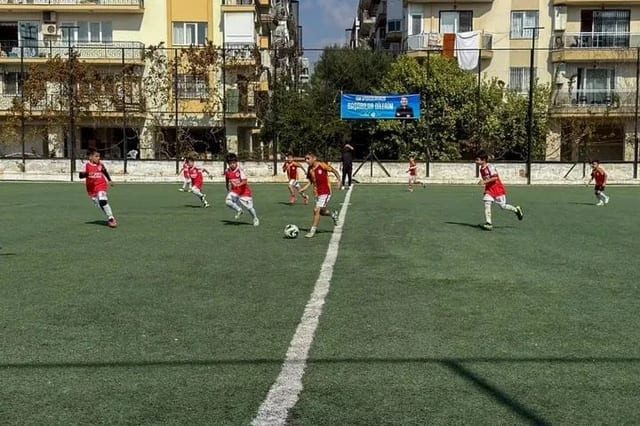 Efeler'de 120 Minik Sporcu Cumhuriyet Bayramı Turnuvasında Ter Döktü