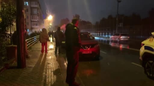 2.17 Promil Alkollü Sürücü, Yanan Otomobilini Sigara Yakarak İzledi