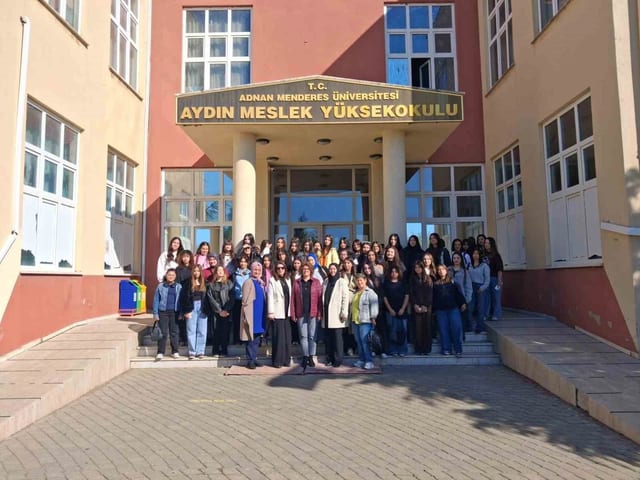 Nahit Menteşe Kız MTAL Öğrencileri ADÜ'de Eğitim İmkanlarını İnceledi