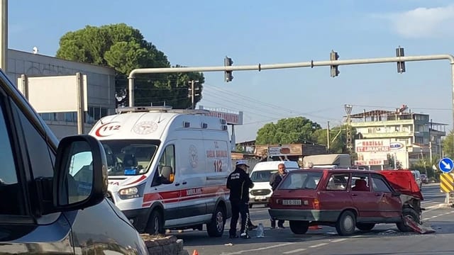Nazilli'de TIR ile Otomobil Çarpıştı: 1 Yaralı