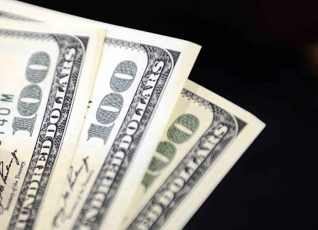 Dolar 49,7590, Euro 55,8560 Liradan Satışta; Hafta Yükselişle Başladı